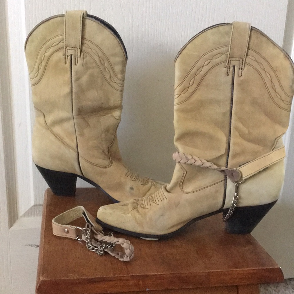 Vintage light tan cowgirl boots! 8M